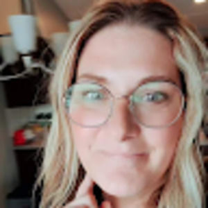 Meet your Posher, Jenn